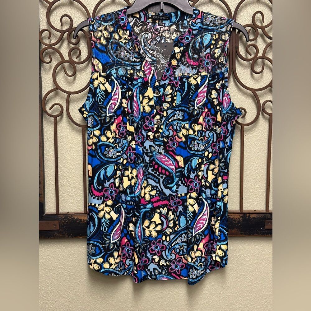Ava & Grace sleeveless vneck paisley blouse